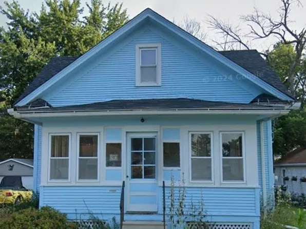 310 W Burnett St, Beaver Dam, WI 53916