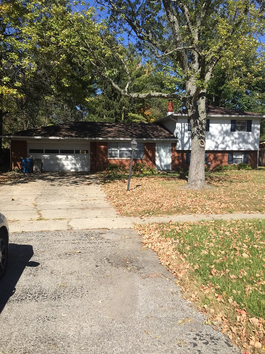 1014 W 79th St photo 1
