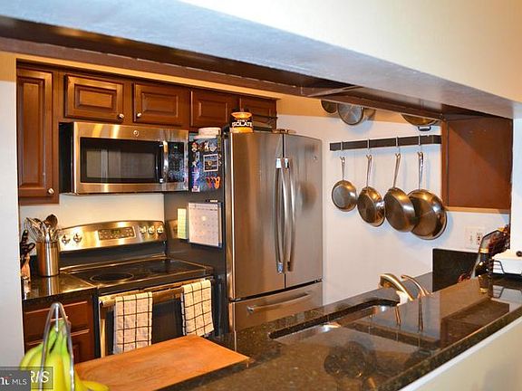 5th image of 3307 Wyndham Cres #2169