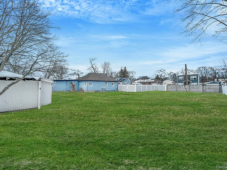 158 Mohawk St — Photo 12