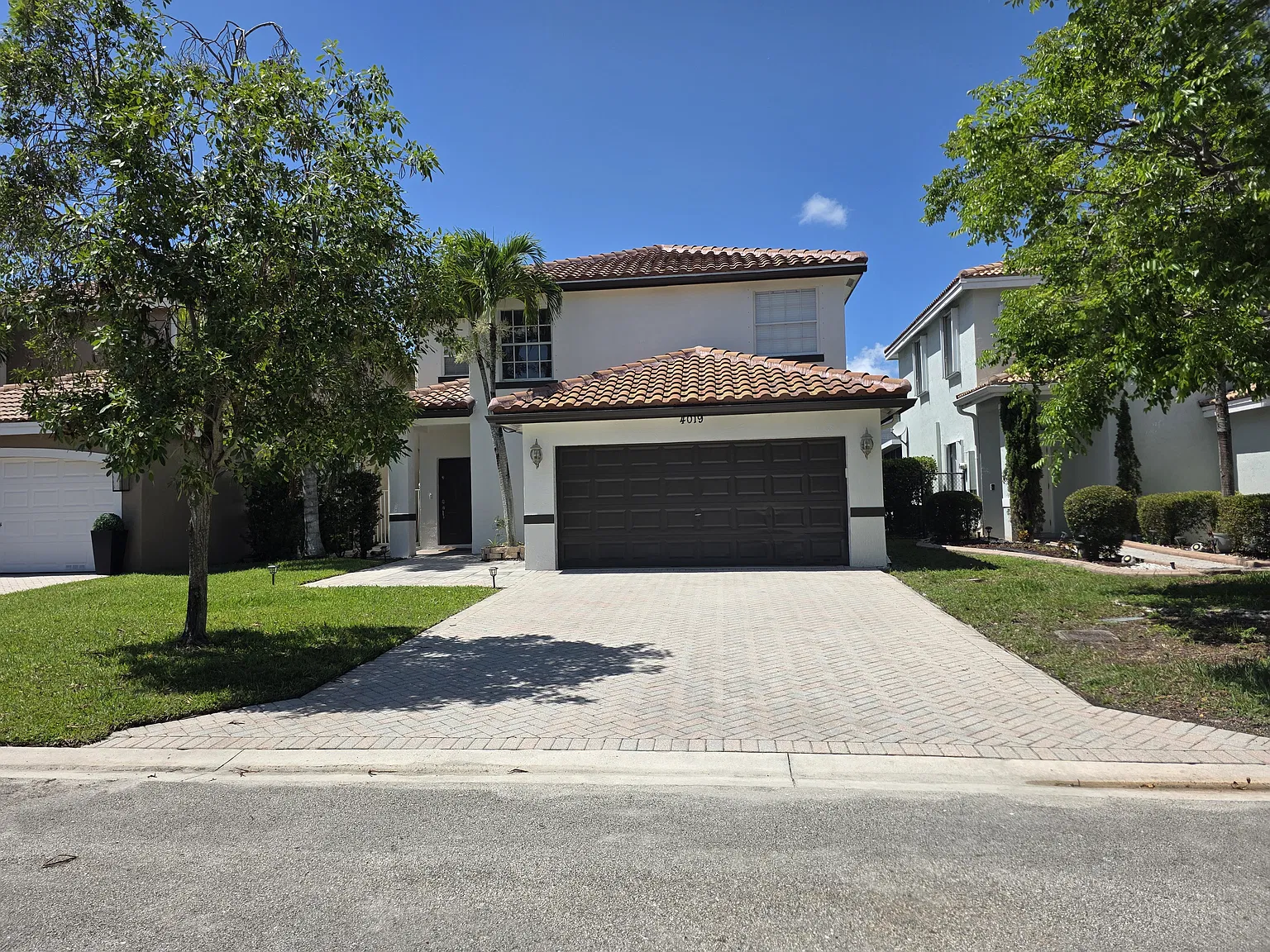 3 bed, 2.5 bath, 1850 sqft, $3,900 — Photo 1
