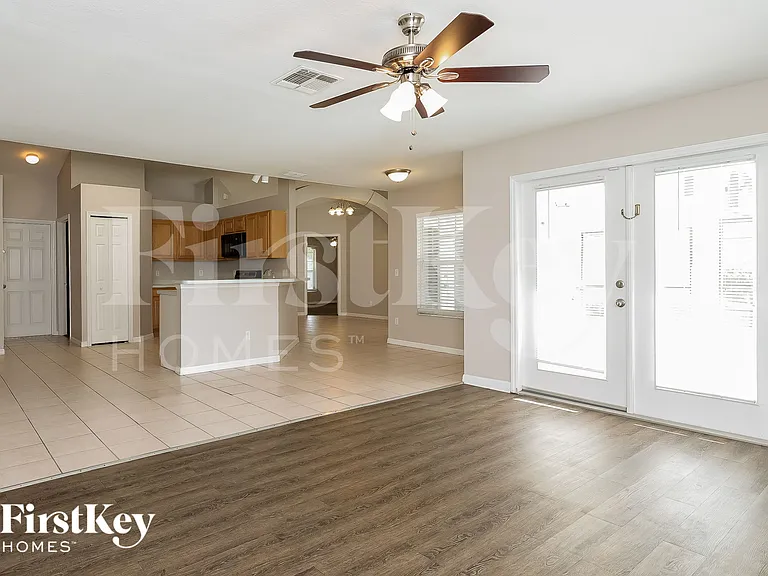 224 Quiet Oak Ct — Photo 3