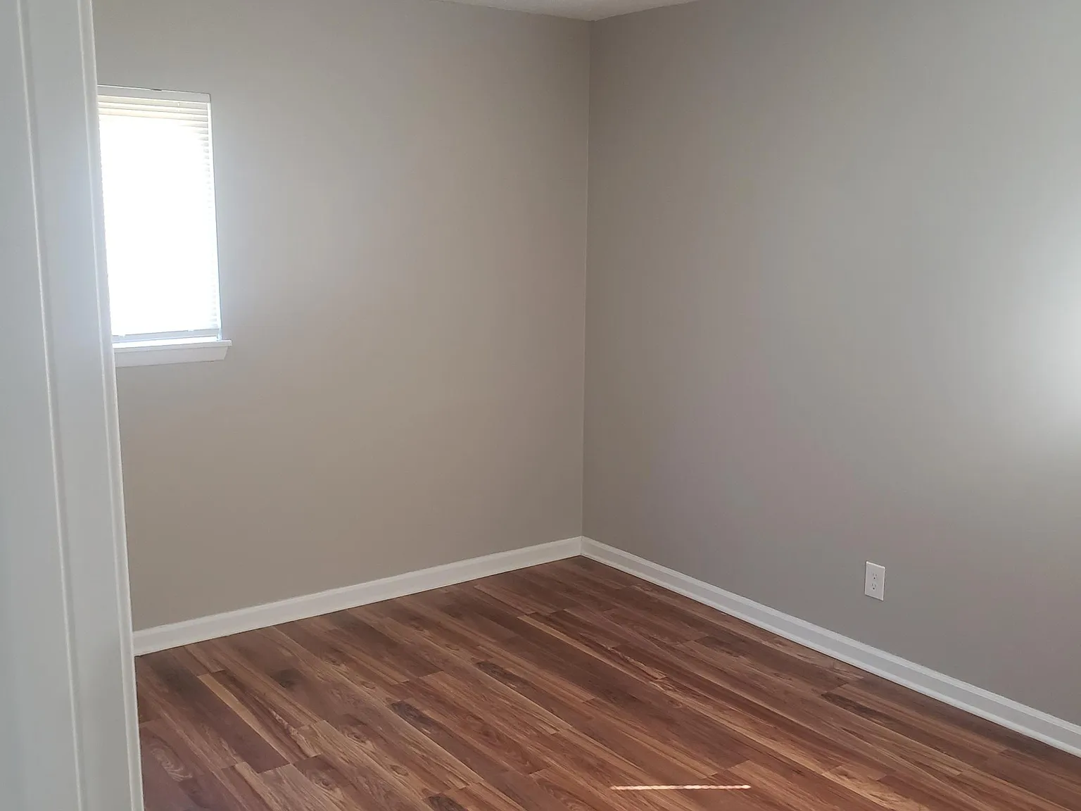 3 bed, 1100 sqft, $1,600 — Photo 2