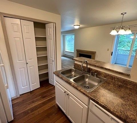 5th image of 2788 Danbury Ln SW #1114
