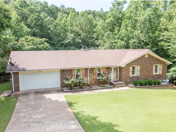 1404 Louise Dr SE, Jacksonville, AL 36265