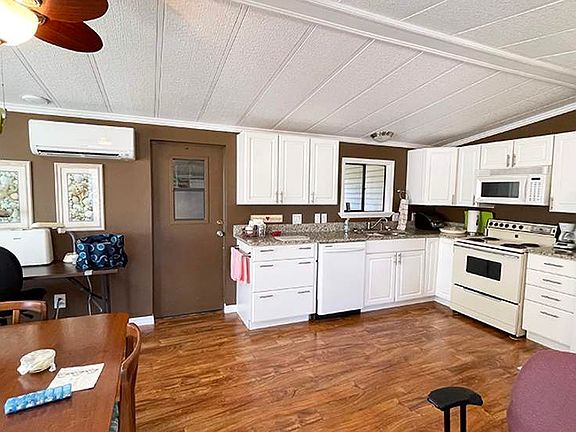 5th image of 25608 Carnation Ct #L-092