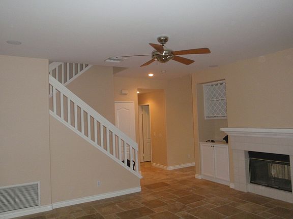 3rd image of 487 Burano Ct