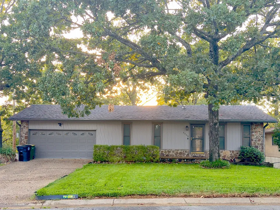 5505 Ridgewood Ln