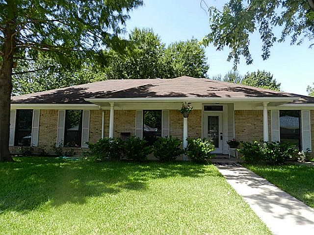1st image of 1505 Sam Houston Dr