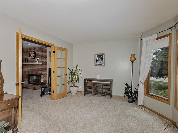 5th image of 800 Winslow Ave