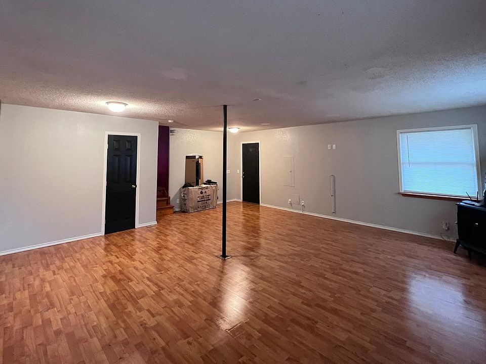 1st image of 335 Siesta Ct