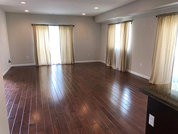 4th image of 1488 Rexford Dr Unit 101