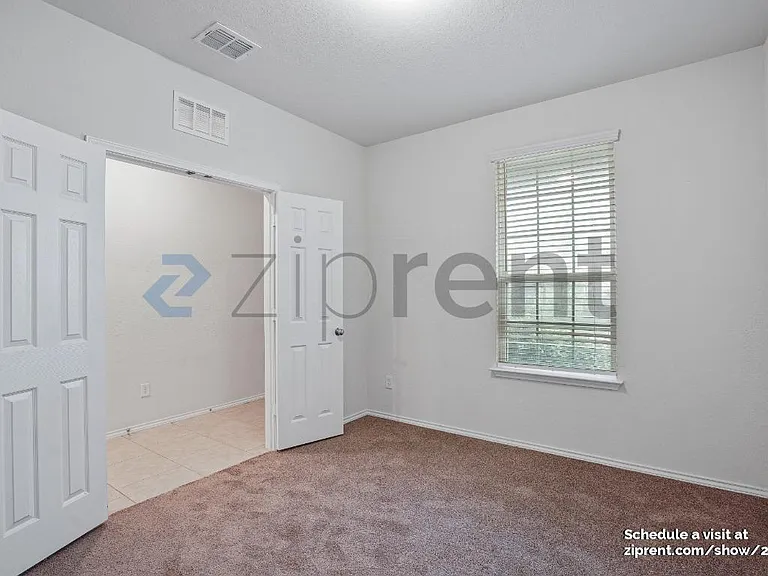 10355 McQueeney — Photo 6