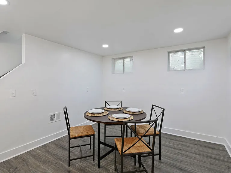 2254-2256 Hiawatha Park Dr — Photo 4