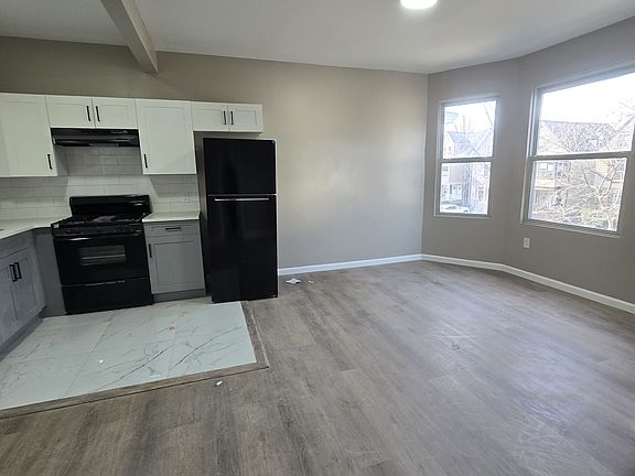 2nd image of 128 N 14th St #G2