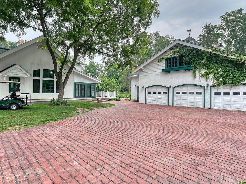 4721 North Gifford ROAD, Oconomowoc, WI 53066 | Zillow