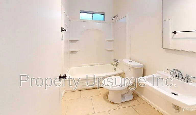 1553 Riverside Dr #2 — Photo 2