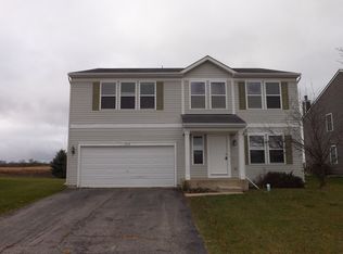 2228 Ridge Dr, Hebron, IL 60034