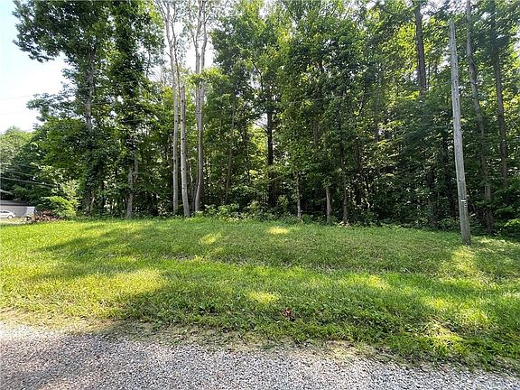 2nd image of 1084 E Mohican Trl