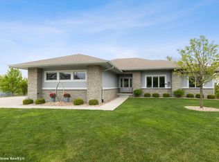 12630 Lincoln Cir, Clive, IA 50325