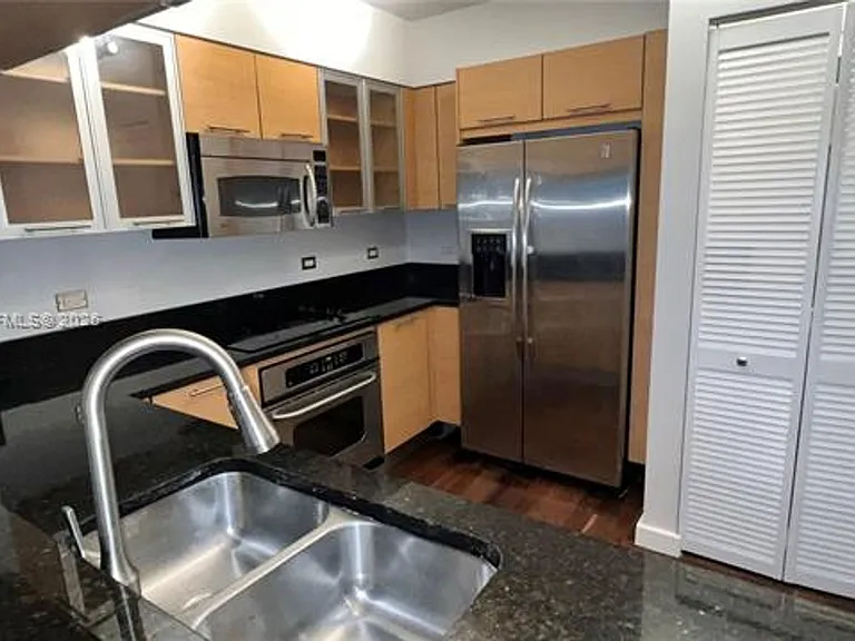 31 SE 5th St #411 — Photo 13