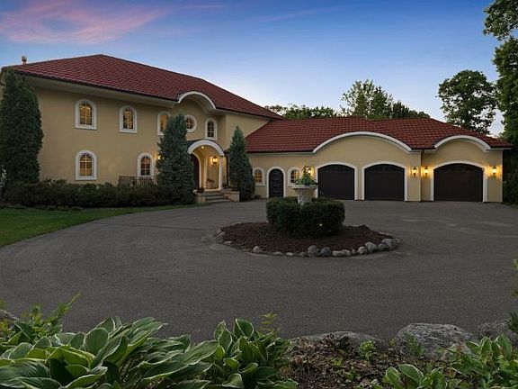 5th image of 30 Old Orchard Ln