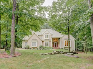 11960 W Whitaker Ave, Greenfield, WI 53228