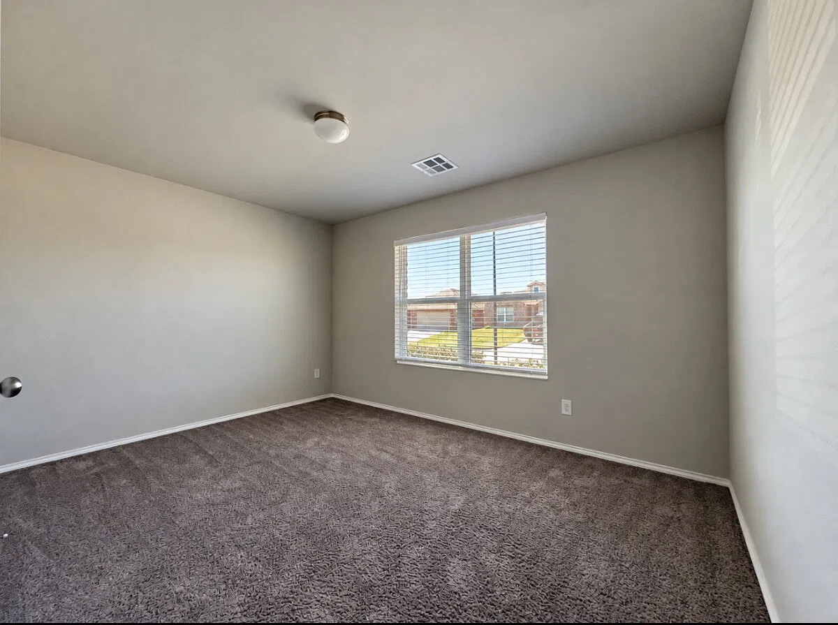 3 bed, 2.0 bath, 1420 sqft, $1,675 — Photo 4