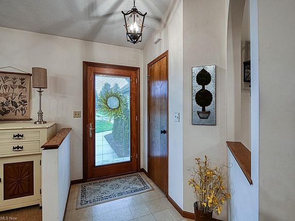 4th image of 6615 Steinbeck Ct