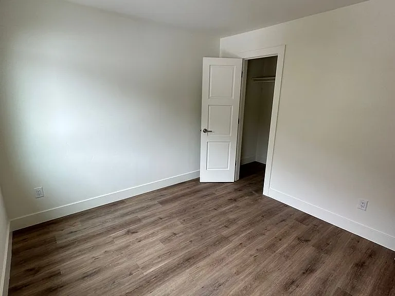 405 Laurel St — Photo 8