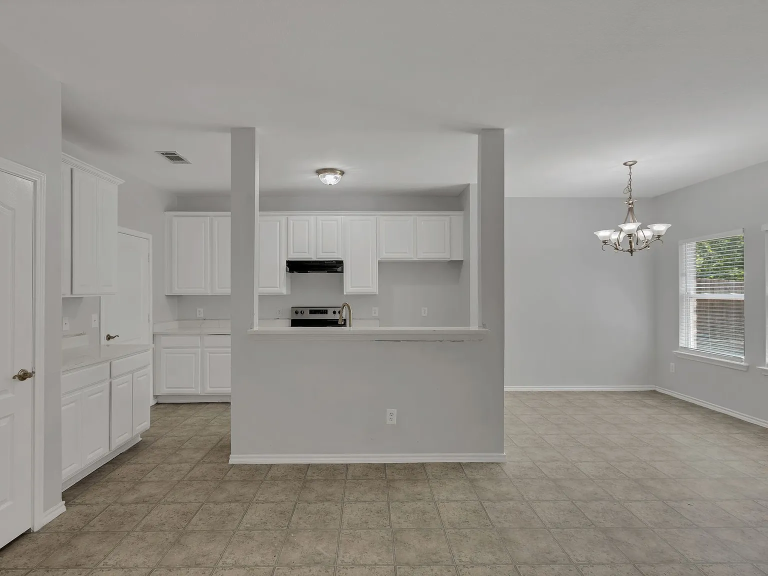 3 bed, 2.5 bath, 1525 sqft, $1,699 — Photo 1