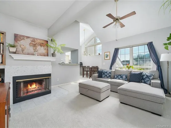 77 Carriage Crossing Lane #77, Middletown, CT 06457