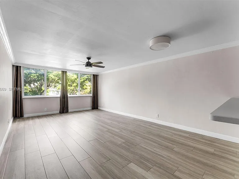 9001 SW 77th Ave #C202 — Photo 3