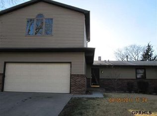 511 Brookside Dr, Lincoln, NE 68528