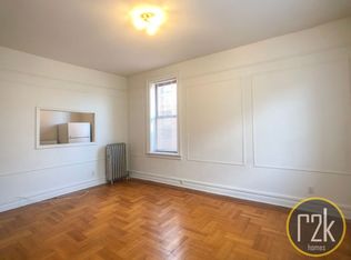 3160 33rd St APT C4, Astoria, NY 11106