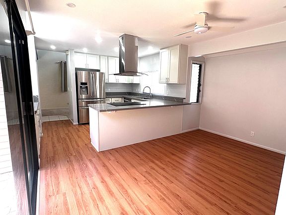 3rd image of 7476 Makaa St