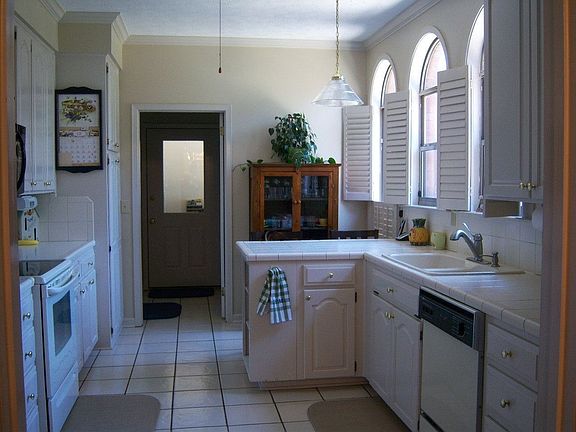 4th image of 419 Hillabee Dr