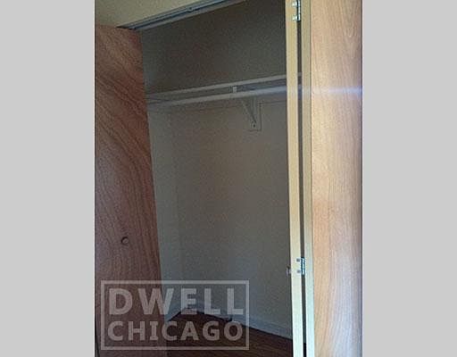 5th image of 6002 N Kenmore Ave APT 306