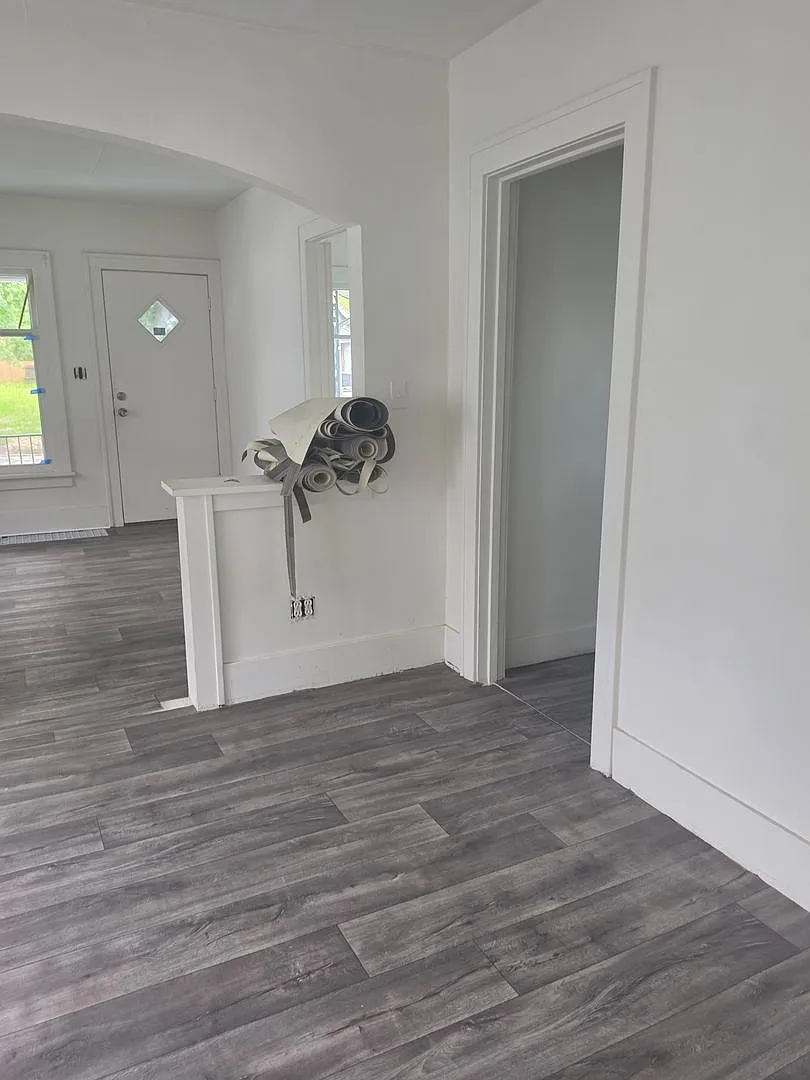 2 bed 1 bath home -$1,100 — Photo 4