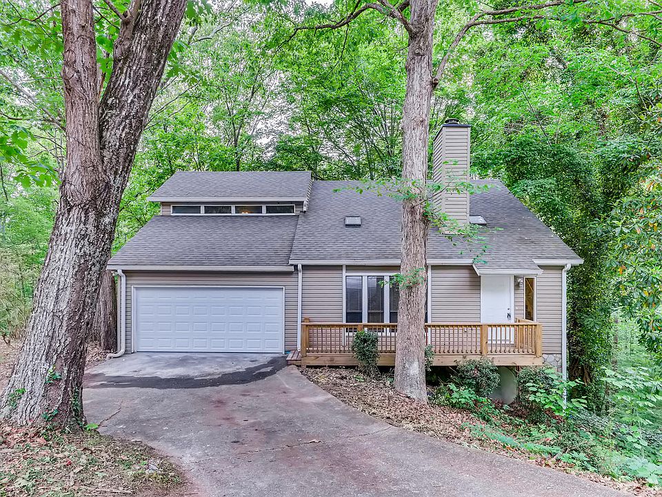 1st image of 638 Green Valley Dr SE