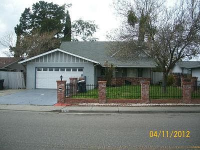 1st image of 2701 Marigold Dr