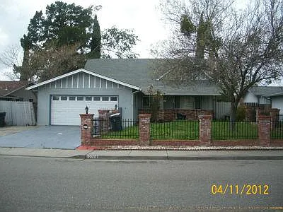 2701 Marigold Dr photo 1