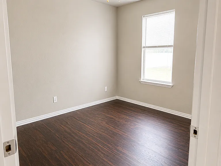 215 Pettit St SW #215 — Photo 6