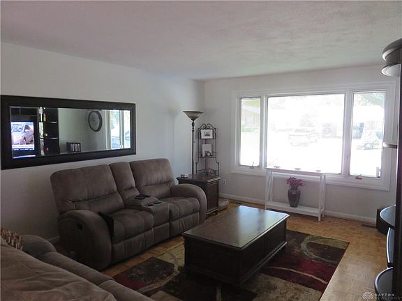 3rd image of 5112 Creekmore Ct