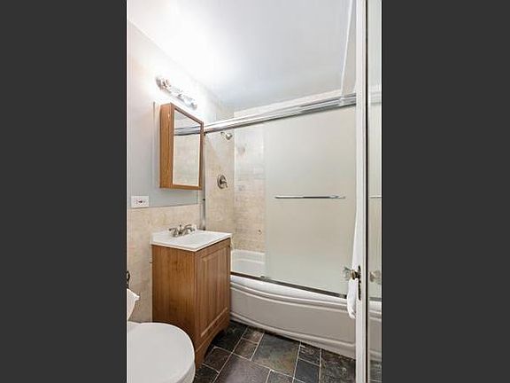 4th image of 1211 N La Salle Dr APT 1202