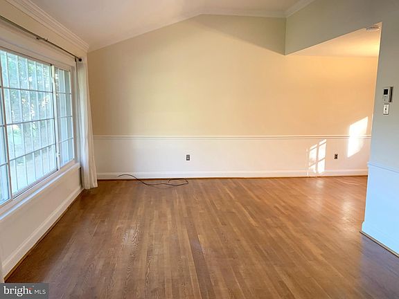 3rd image of 4612 Wissahican Ave
