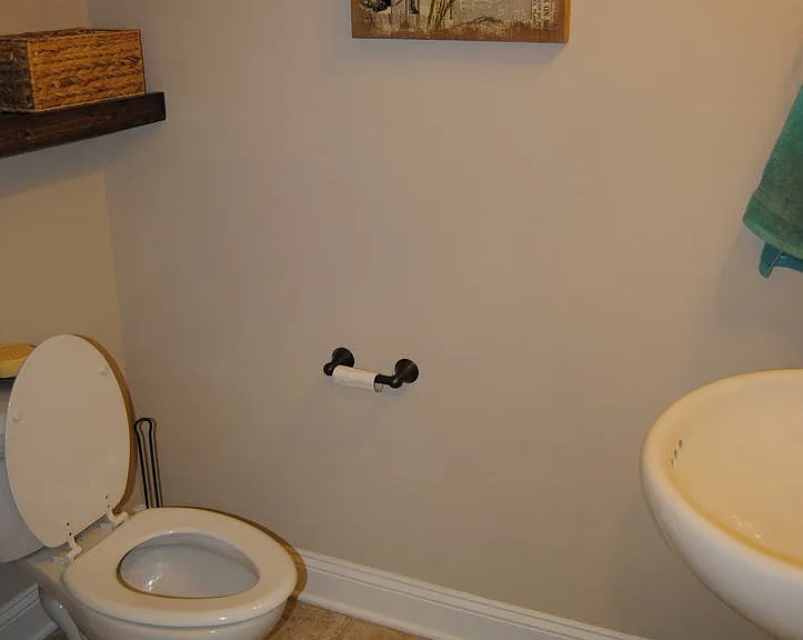 107 W Berkshire Ct — Photo 13