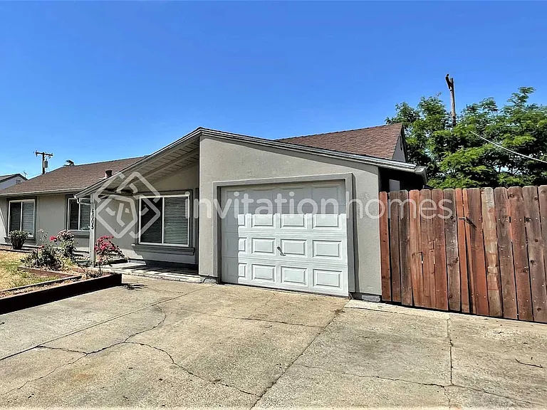 6005 N Haven Dr — Photo 1