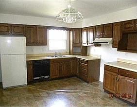4th image of 2933 Fitzwater Dr