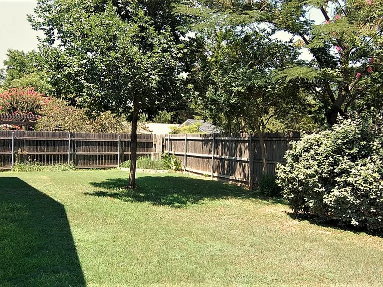 2619 Creekview Dr — Photo 18